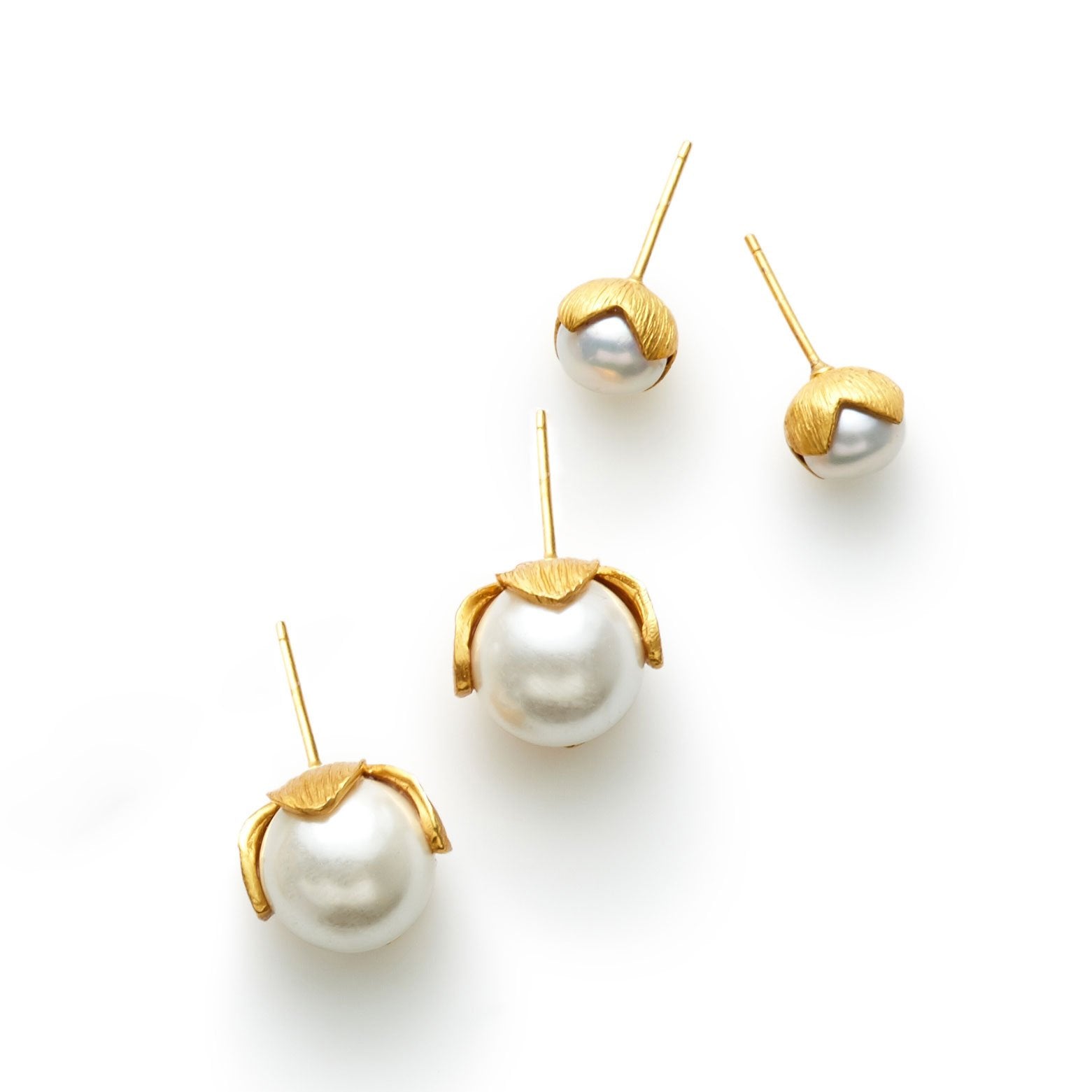 Penelope Pearl Stud Earrings