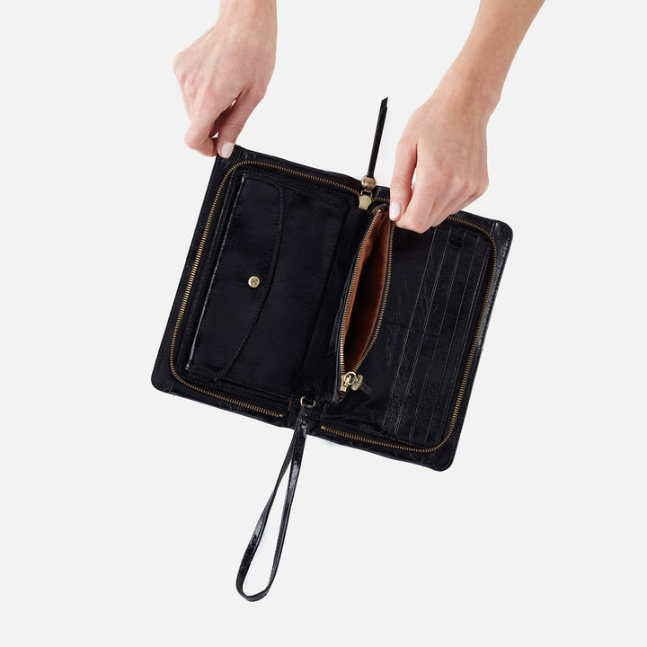 Evolve Wristlet Black